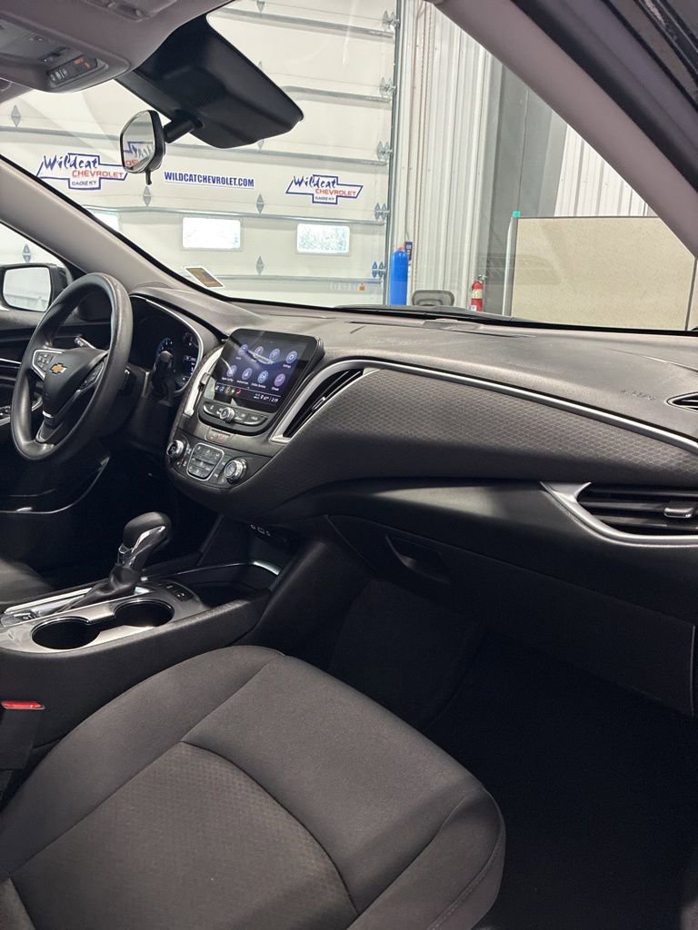 Used 2024 Chevrolet Malibu LT image 37