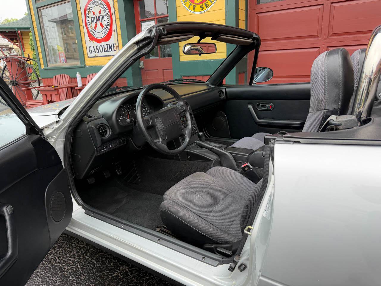 Used 1991 MAZDA MX-5 Miata RWD image 23