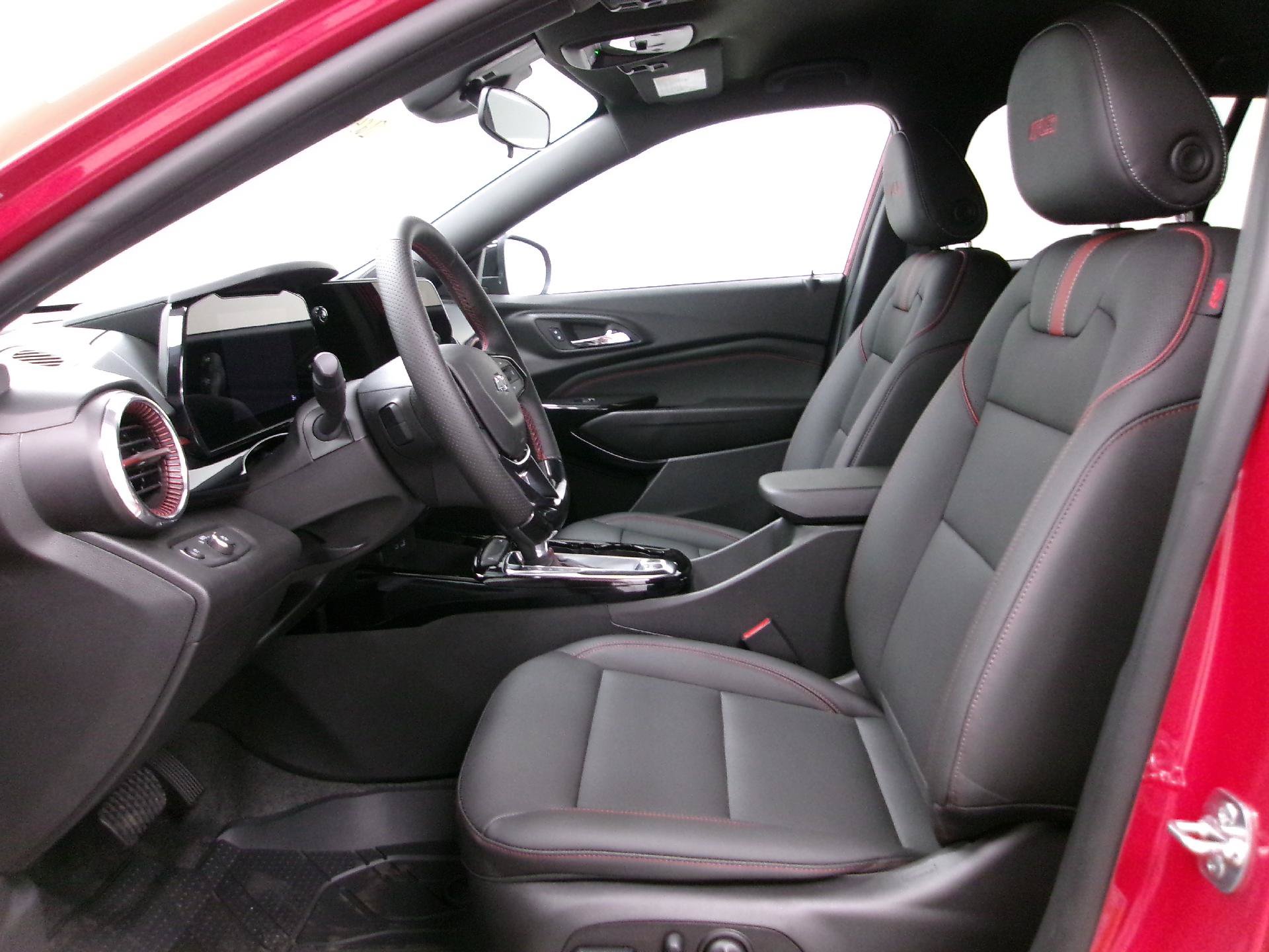 New 2026 Chevrolet Trax RS w/ Driver Confidence Package FWD image 8
