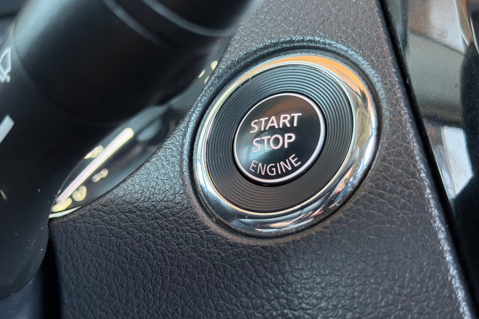 Used 2020 Nissan Rogue SV FWD image 24