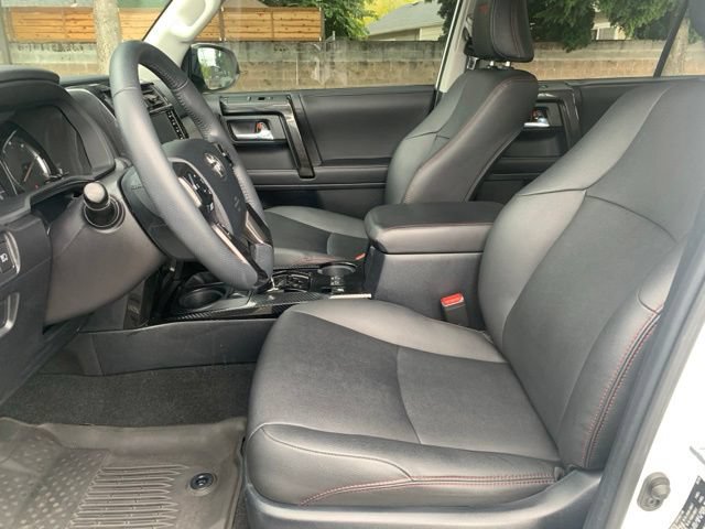 Used 2020 Toyota 4Runner TRD Off-Road Premium AWD/4WD image 11