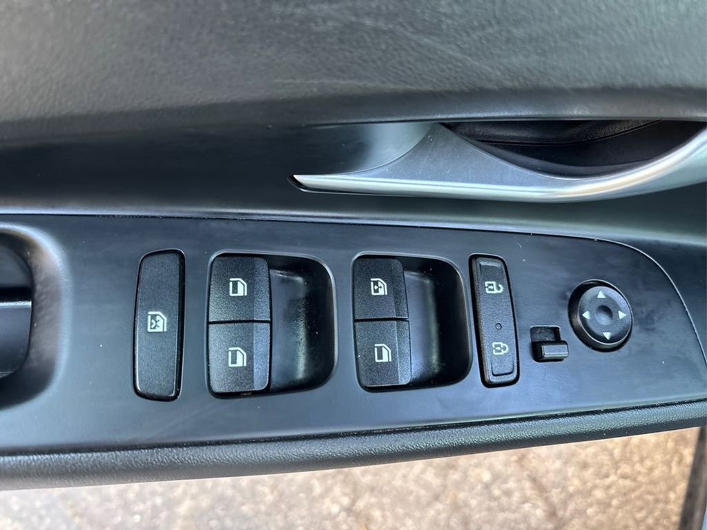 Certified 2023 Hyundai Elantra Limited image 33