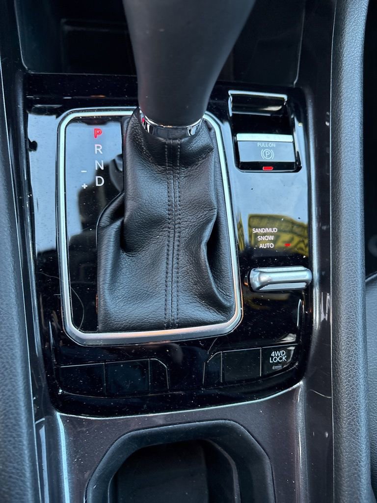 Used 2025 Jeep Compass Latitude image 11