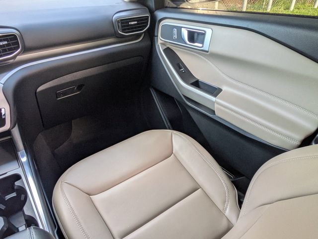Certified 2022 Ford Explorer XLT w/ Equipment Group 202A RWD image 18