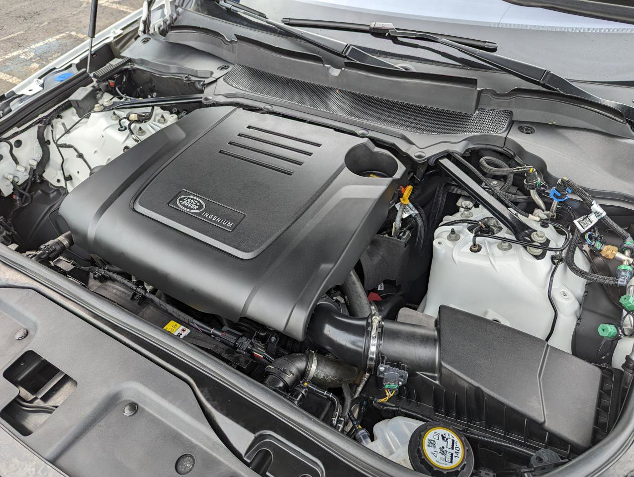 Used 2023 Land Rover Discovery S R-Dynamic image 48