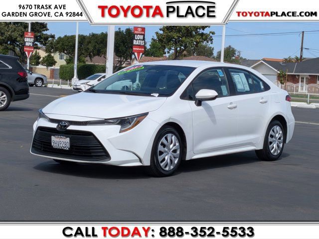 Used 2023 Toyota Corolla LE w/ Carpet Mat Package (TMS) image 1