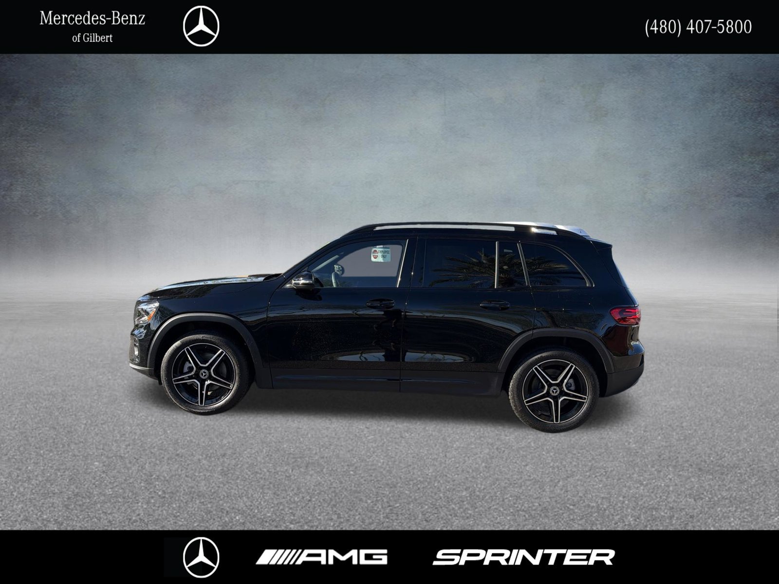 Used 2026 Mercedes-Benz GLB 250 4MATIC image 2