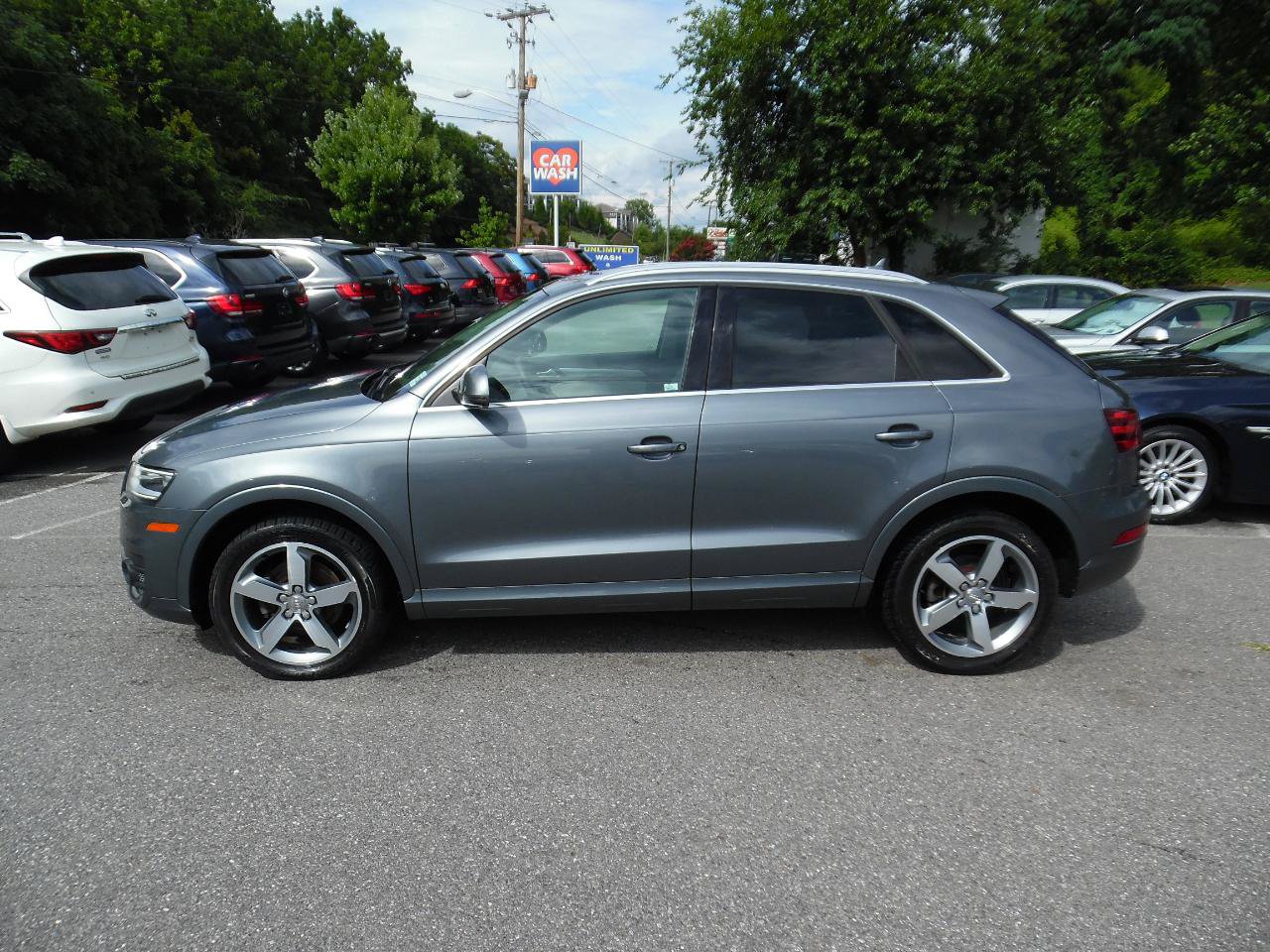 Used 2015 Audi Q3 2.0T Prestige w/ Prestige Package AWD/4WD image 2