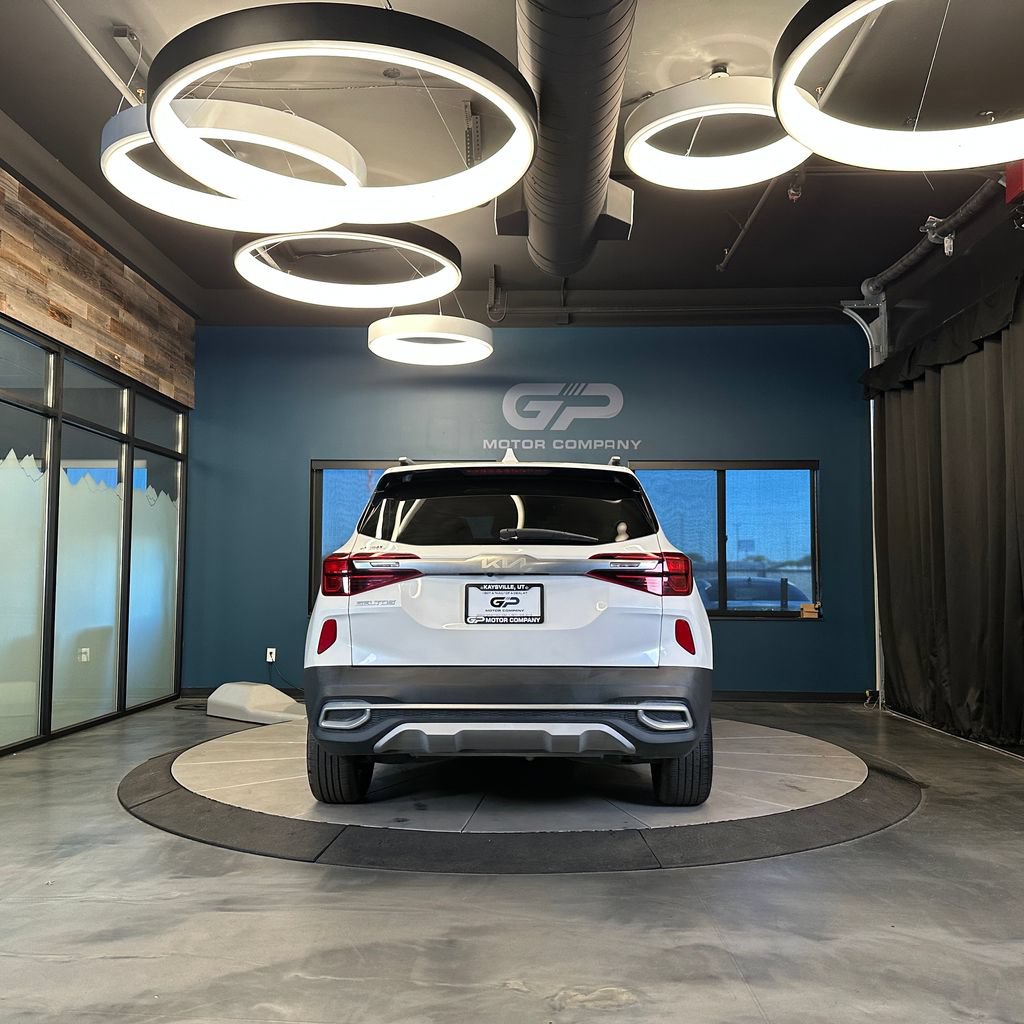Used 2023 Kia Seltos EX AWD/4WD image 4