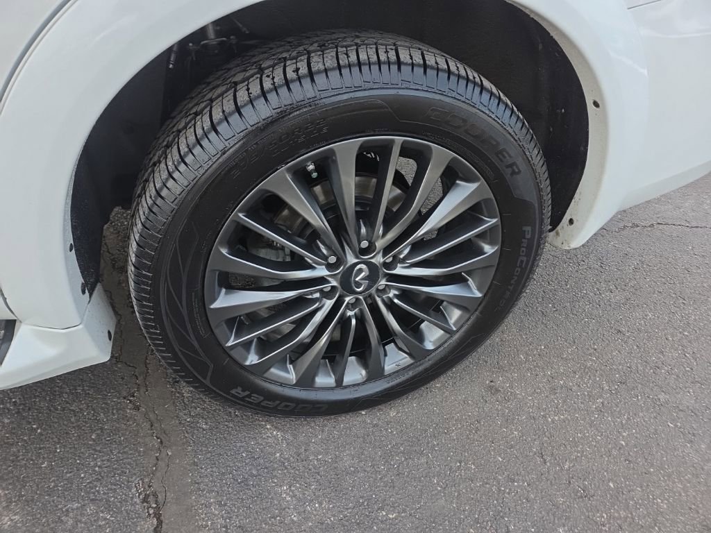 Used 2023 INFINITI QX80 Sensory w/ All-Season Package image 11