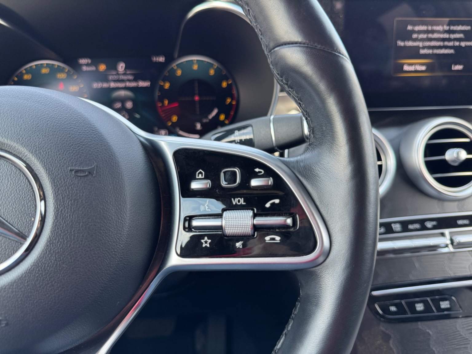 Used 2021 Mercedes-Benz GLC 300 4MATIC w/ Premium Package image 23