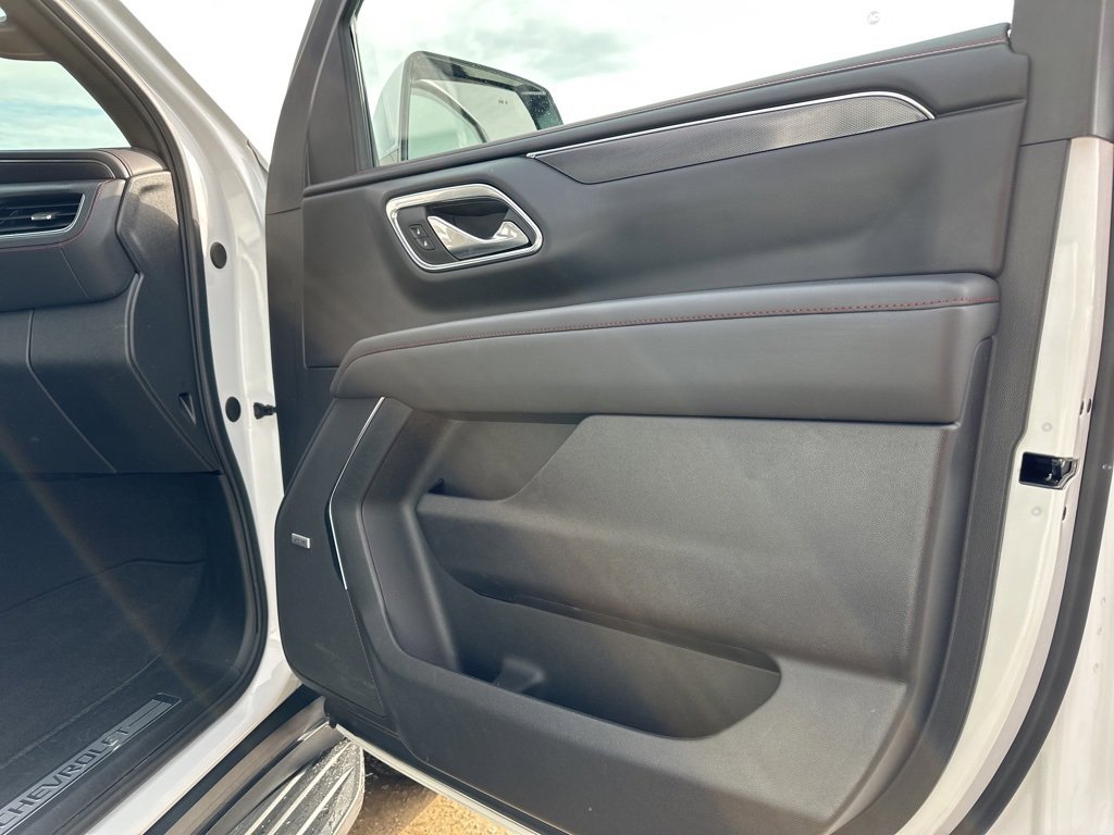 Used 2023 Chevrolet Suburban RST w/ Luxury Package image 30