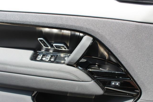 New 2025 Land Rover Range Rover Sport SV Edition Two image 18