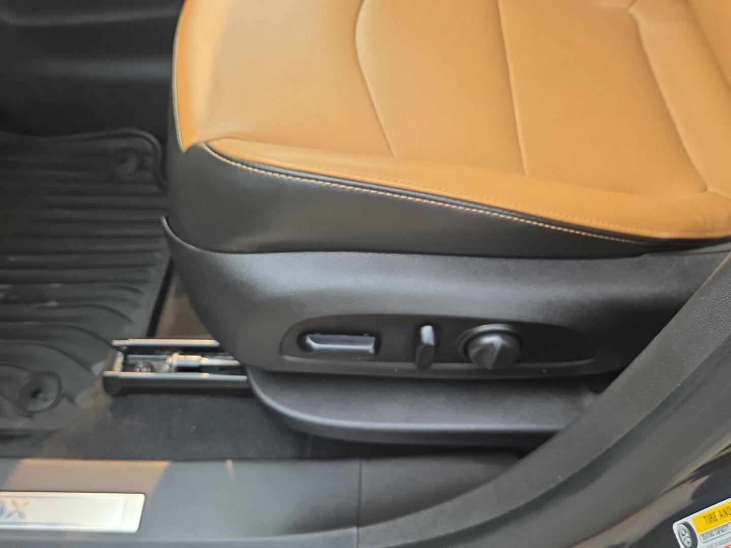 Used 2018 Chevrolet Equinox Premier FWD image 14