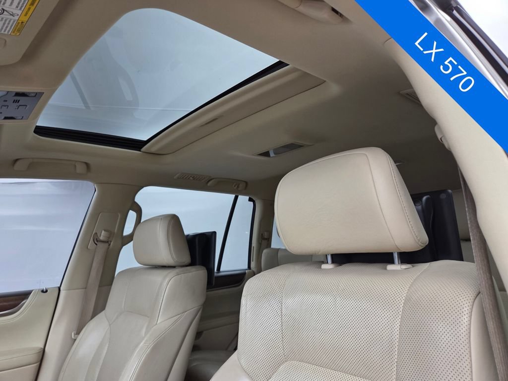 Used 2017 Lexus LX 570 4WD w/ Luxury Package image 27