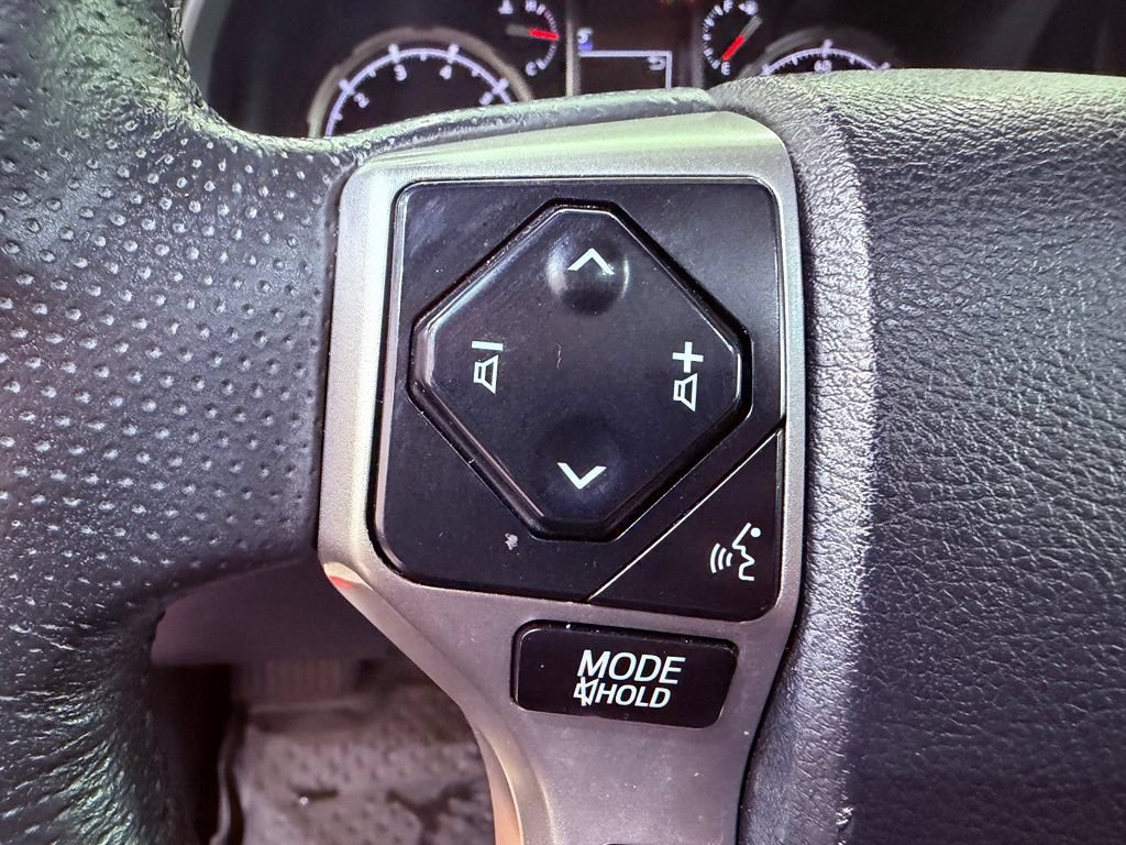 Used 2023 Toyota 4Runner Limited AWD/4WD image 23