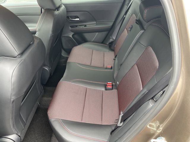 New 2025 Nissan Kicks SR image 12