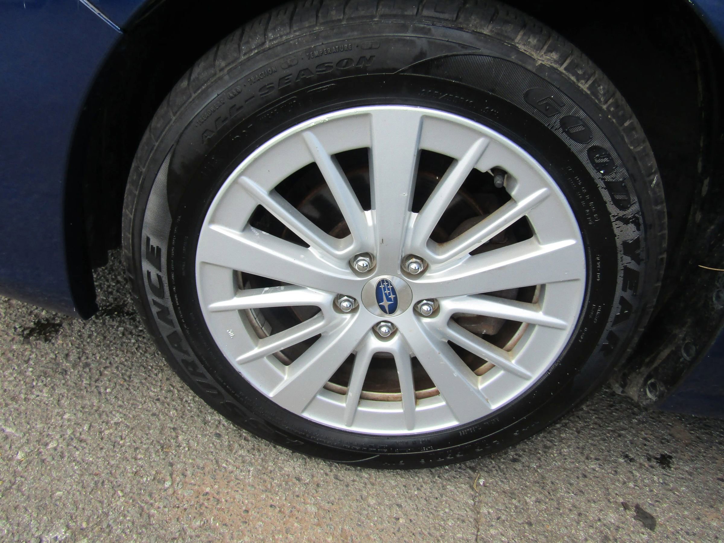 Used 2017 Subaru Impreza 2.0i Premium image 31