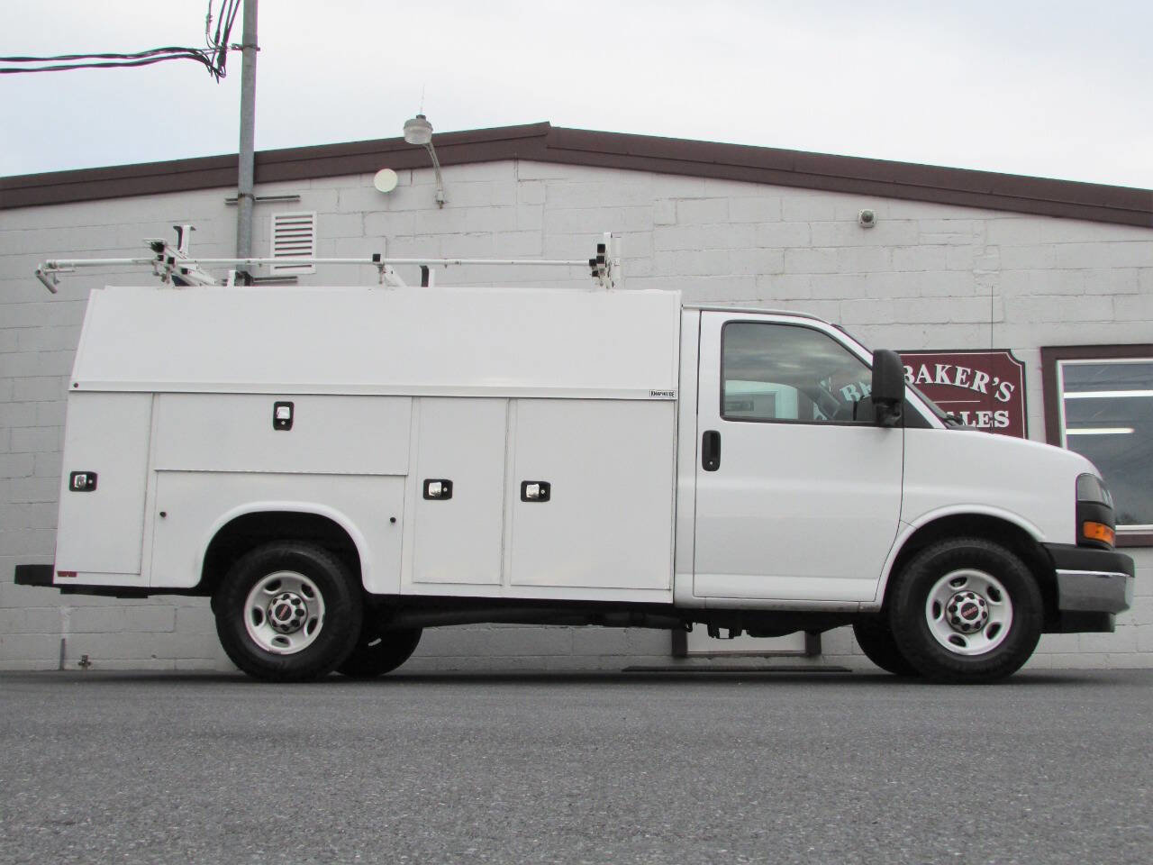 Used 2019 GMC Savana 3500 w/ Power Convenience Package RWD image 1