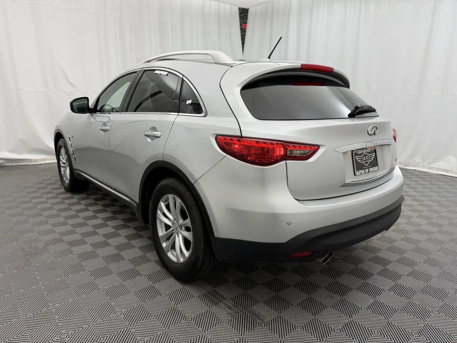 Used 2017 INFINITI QX70 AWD w/ Premium Package image 7