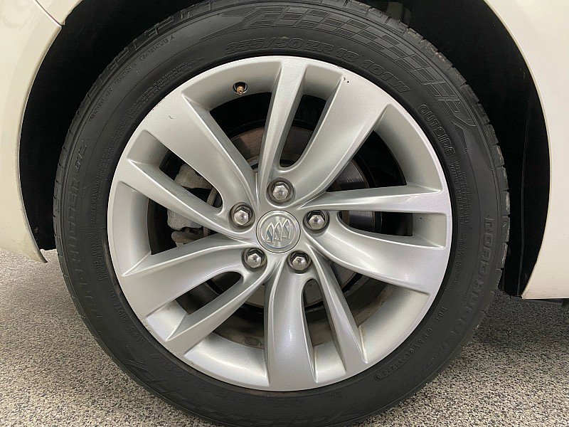 Used 2015 Buick Regal image 25