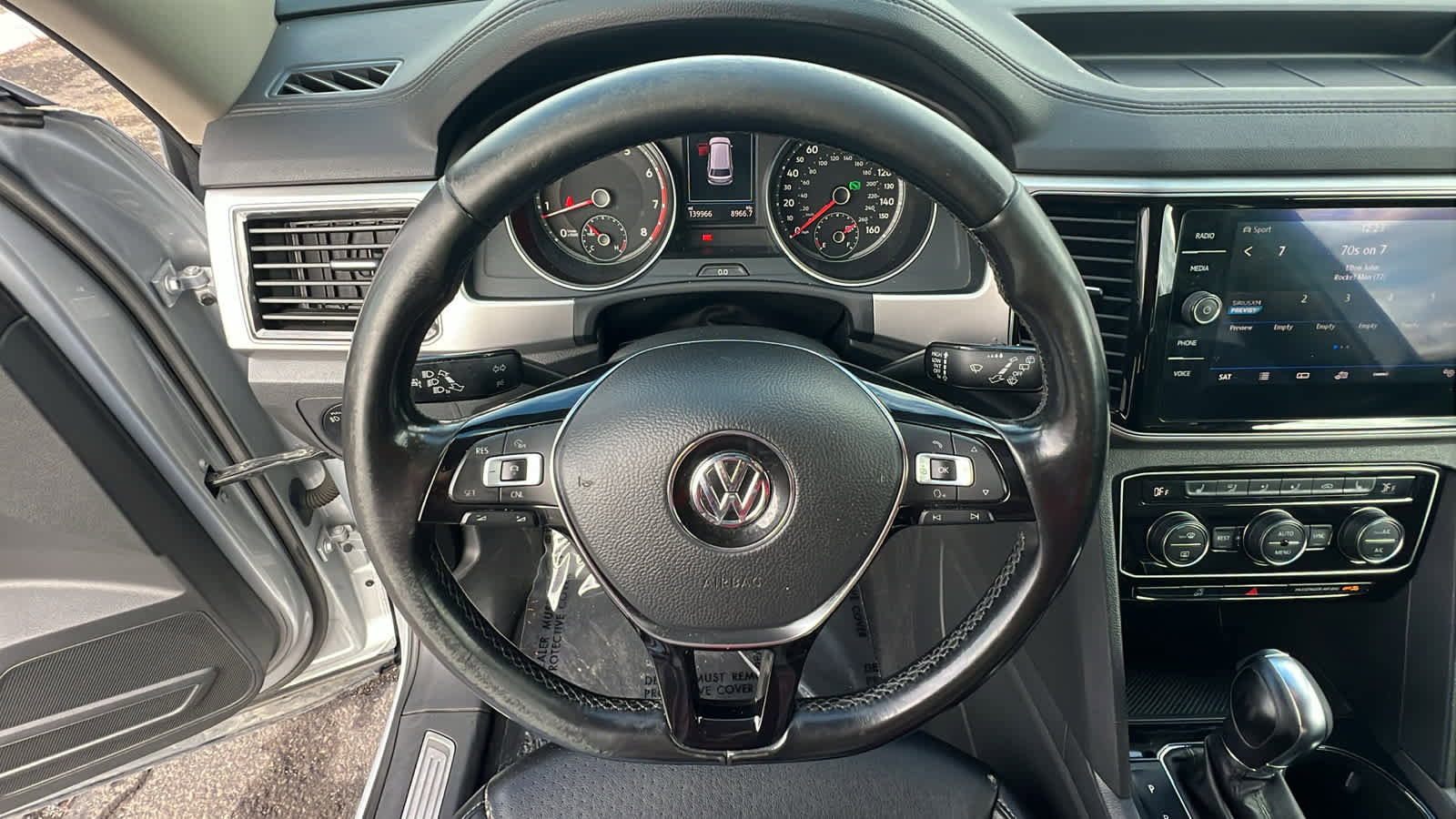 Used 2018 Volkswagen Atlas SEL image 18