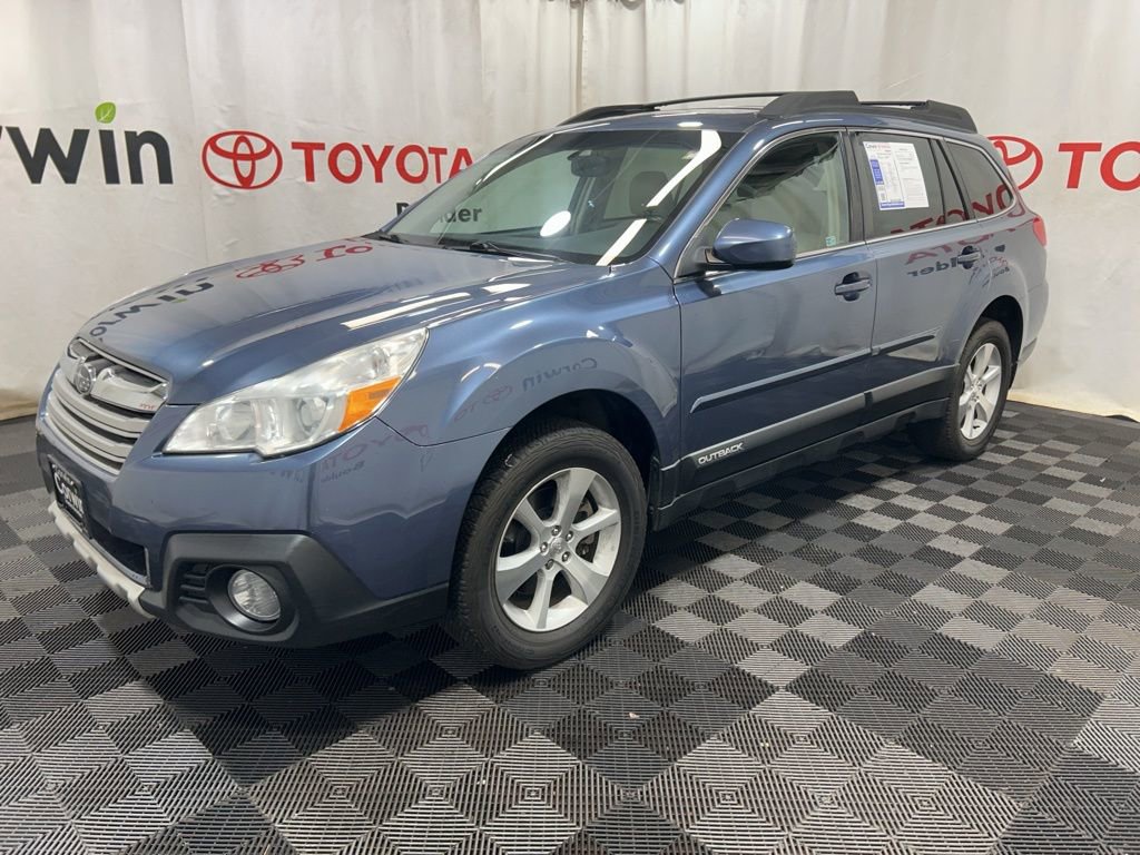 Used 2013 Subaru Outback 3.6R Limited w/ Moonroof Pkg image 4