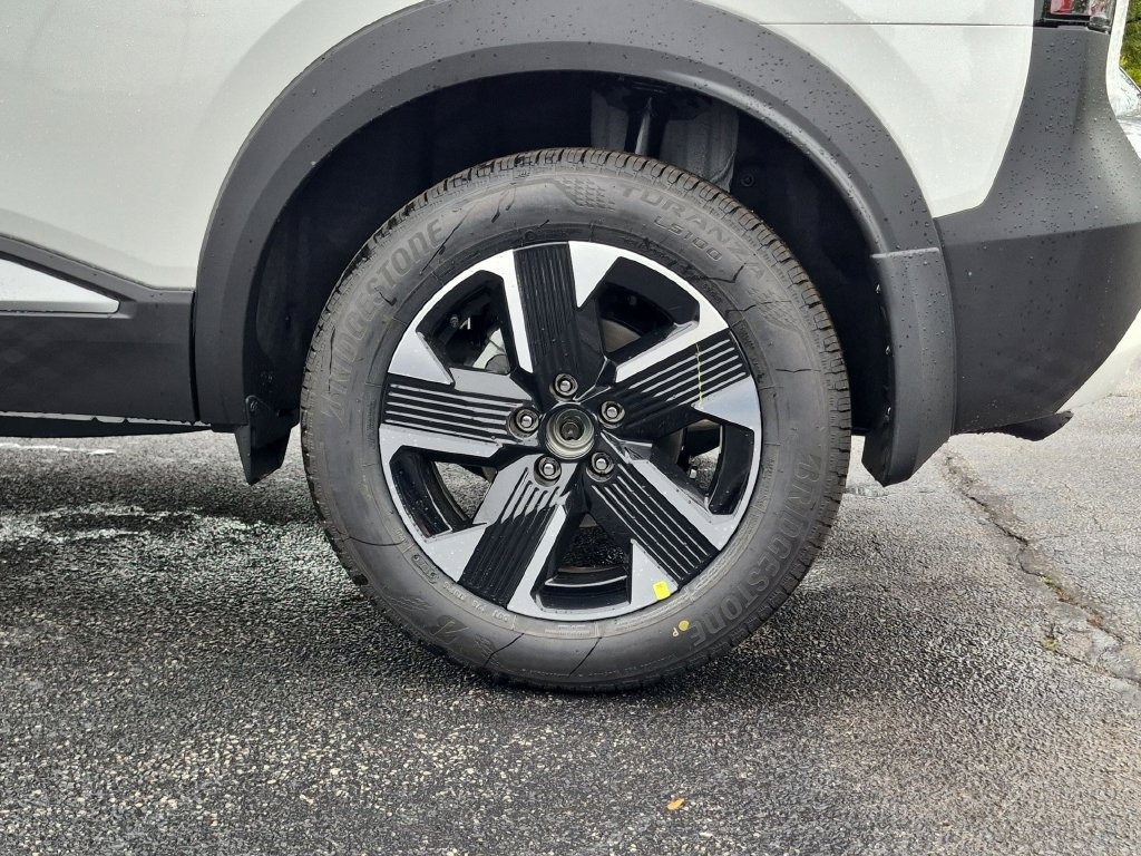 New 2027 Nissan Kicks SV w/ SV Premium Package AWD/4WD image 13
