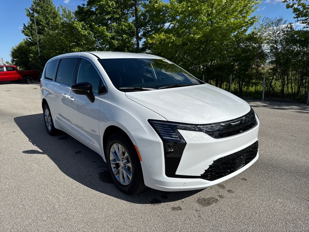 New 2027 Chrysler Pacifica Select AWD/4WD image 4