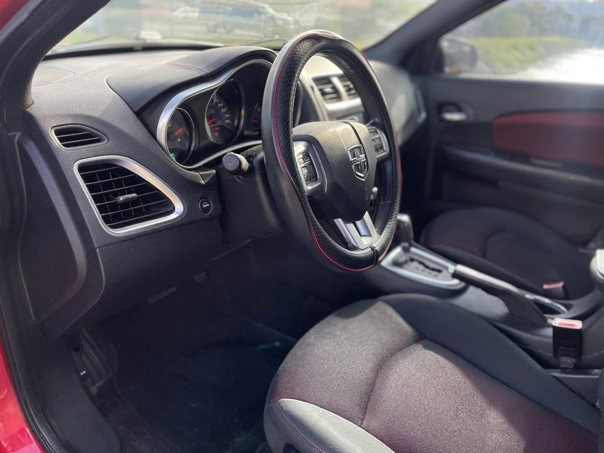 Used 2011 Dodge Avenger FWD image 22