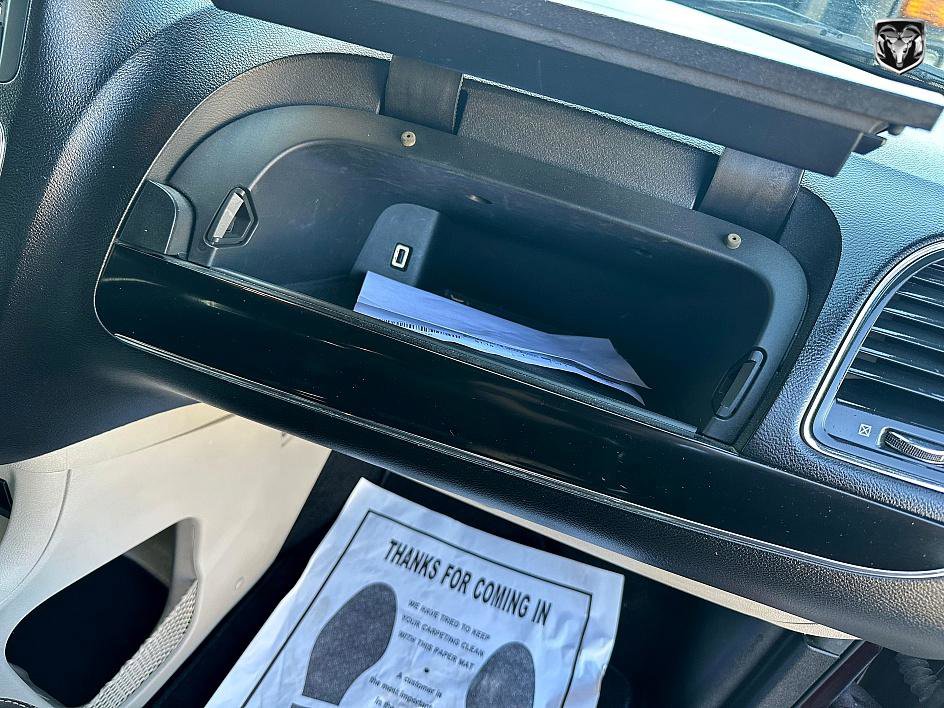 Used 2019 Dodge Grand Caravan SXT image 29
