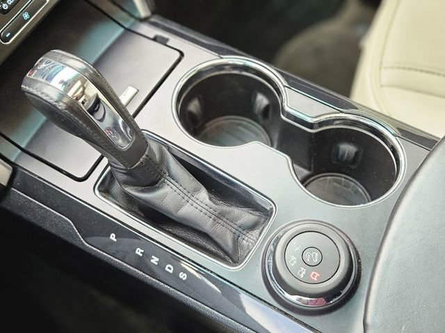 Used 2016 Ford Explorer Platinum image 25