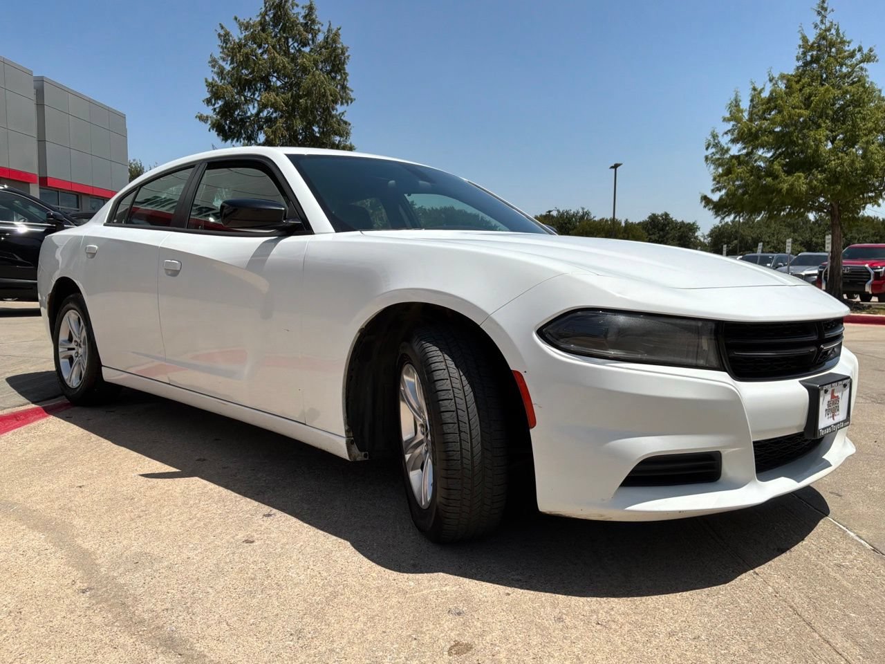 Used 2023 Dodge Charger SXT RWD image 4