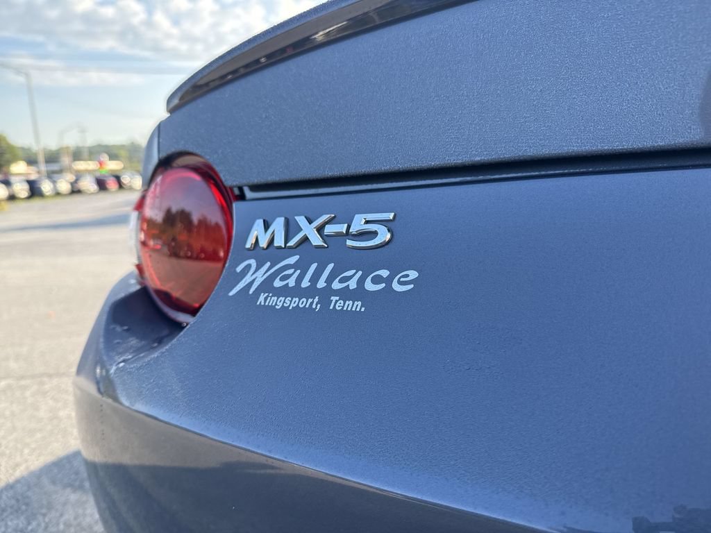 Used 2021 MAZDA MX-5 Miata Club RWD image 7