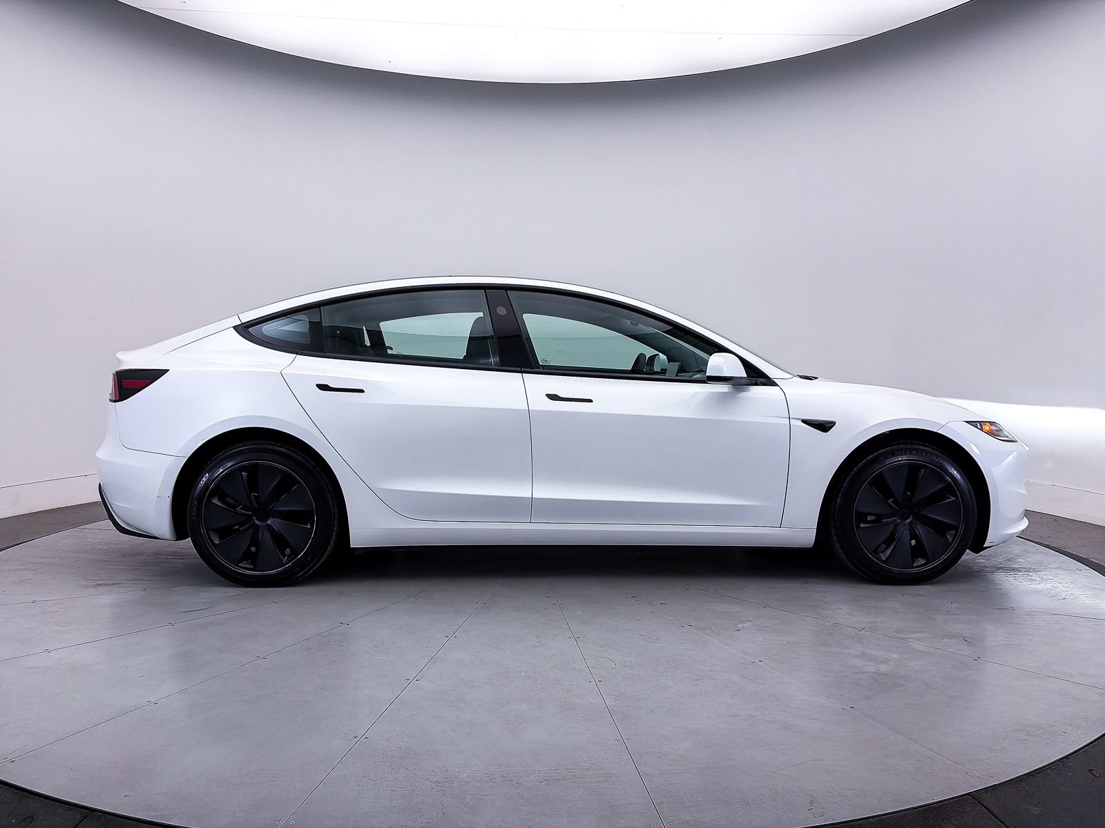 Used 2024 Tesla Model 3 Standard Range RWD image 38