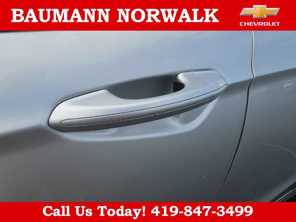 Used 2017 Ford Fusion SE w/ Fusion SE Technology Package FWD image 16