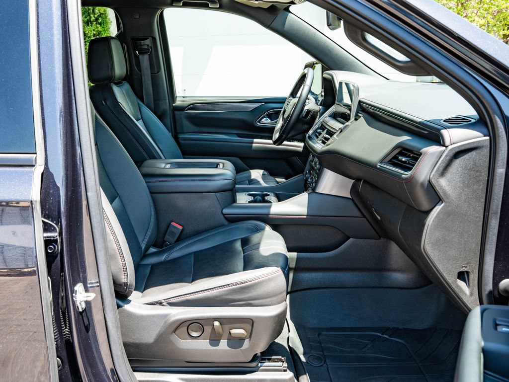 Used 2022 Chevrolet Tahoe RST w/ Luxury Package AWD/4WD image 24