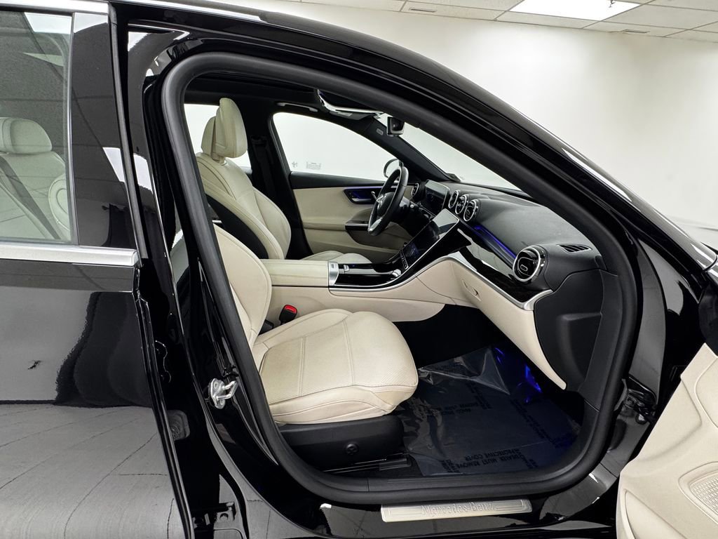 Used 2022 Mercedes-Benz C 300 4MATIC Sedan image 14