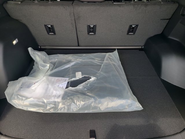 New 2027 Chevrolet Equinox LT FWD image 9