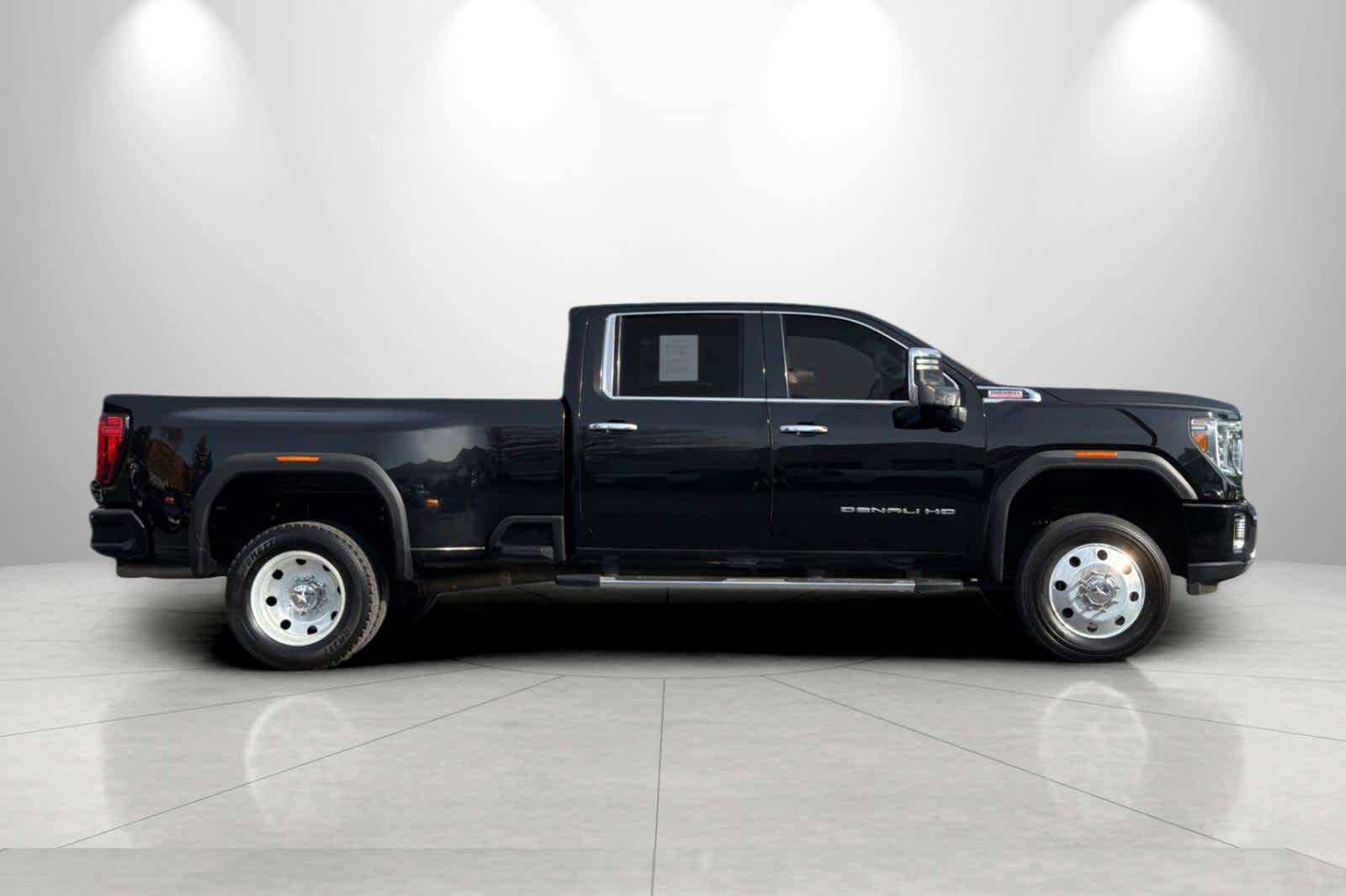 Used 2021 GMC Sierra 3500 Denali w/ Denali Ultimate Package AWD/4WD image 8