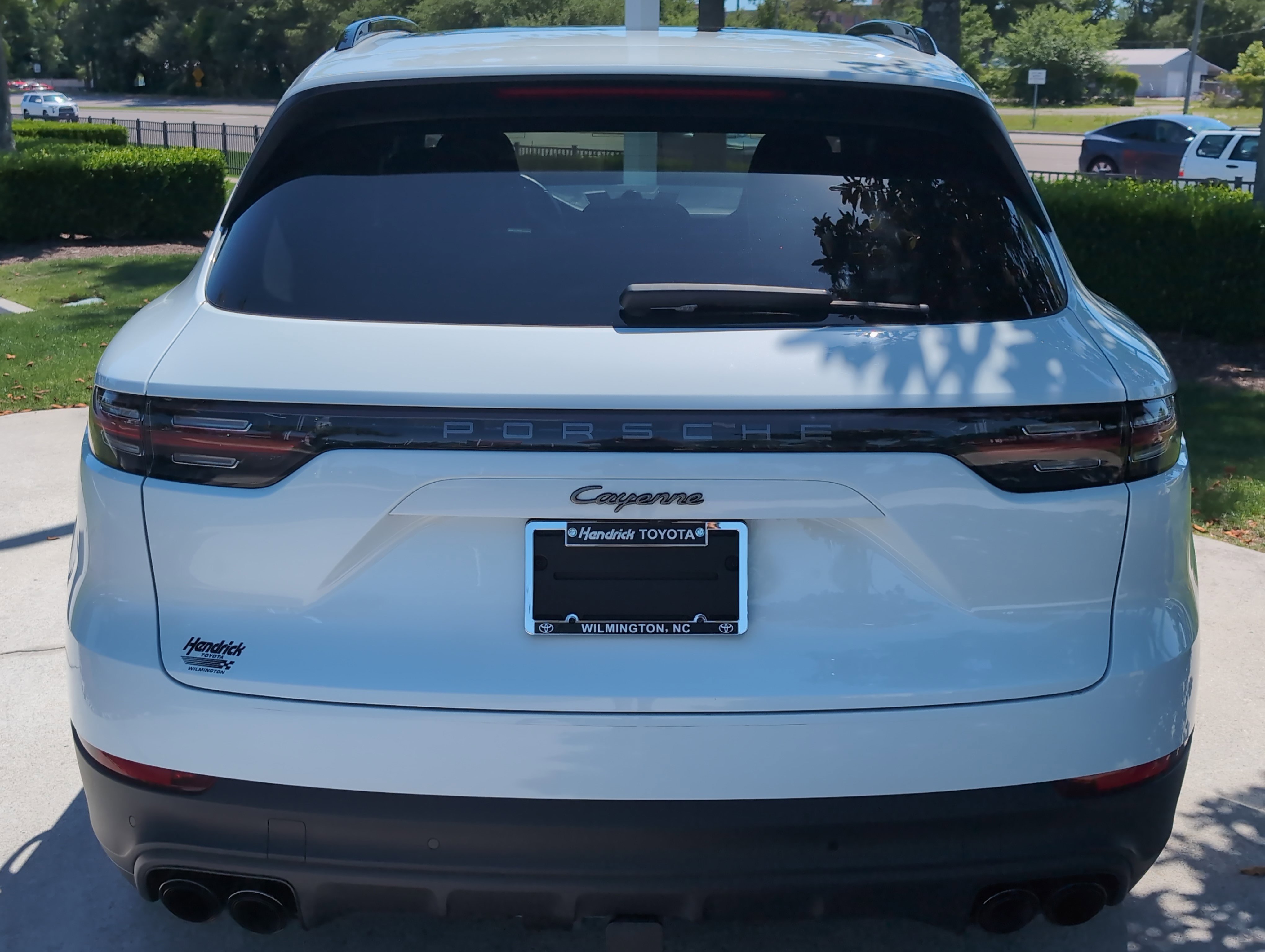 Used 2023 Porsche Cayenne Platinum Edition AWD/4WD image 9
