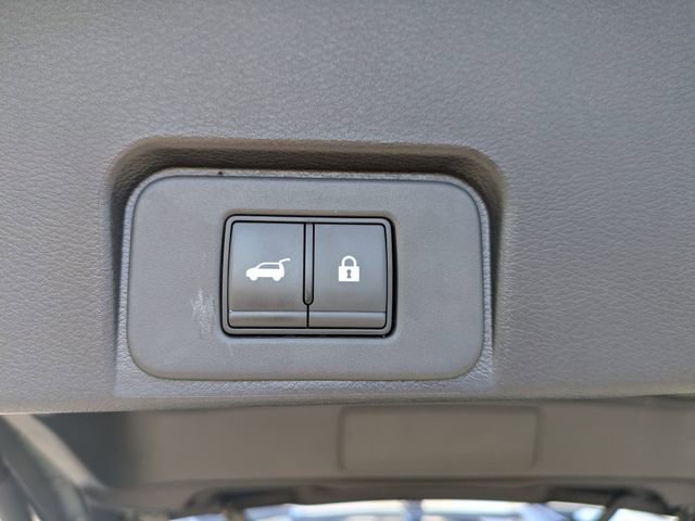 Used 2025 Nissan Rogue SV AWD/4WD image 17