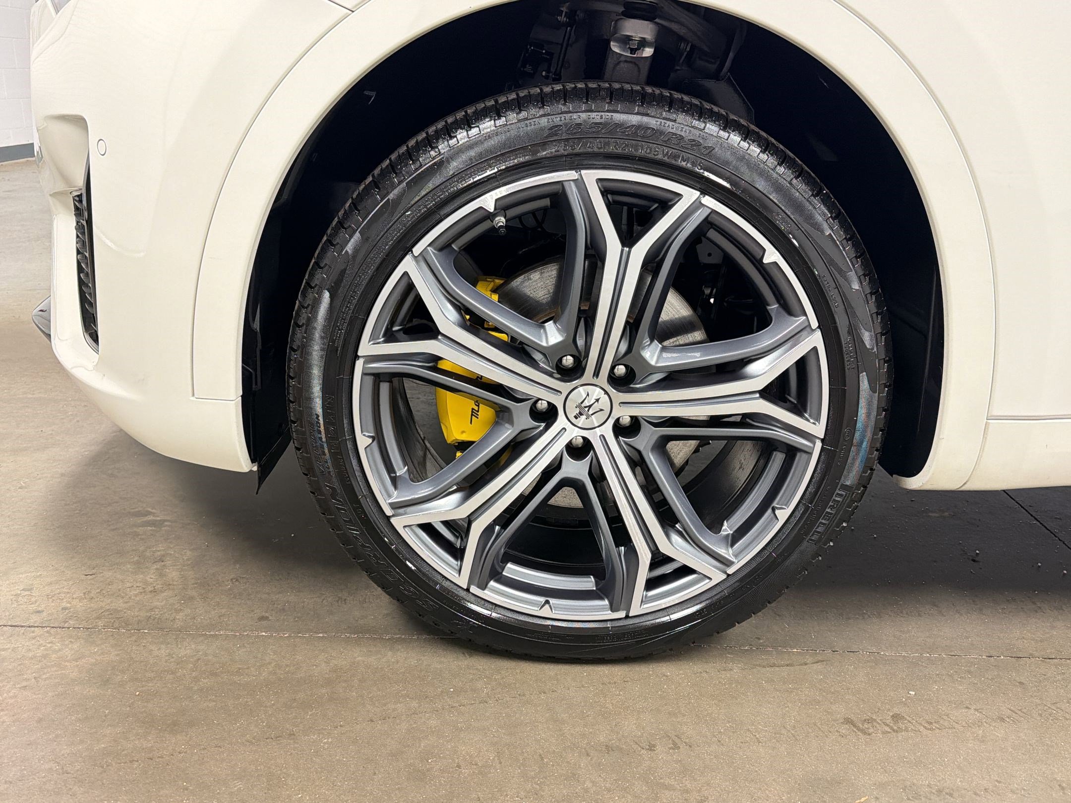 Used 2022 Maserati Levante GT AWD/4WD image 12