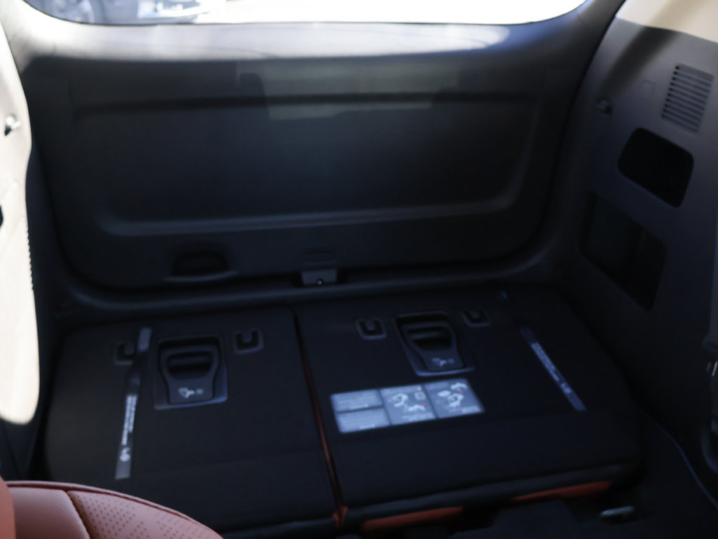 New 2027 Kia Carnival SX w/ Dark Edition Package FWD image 17