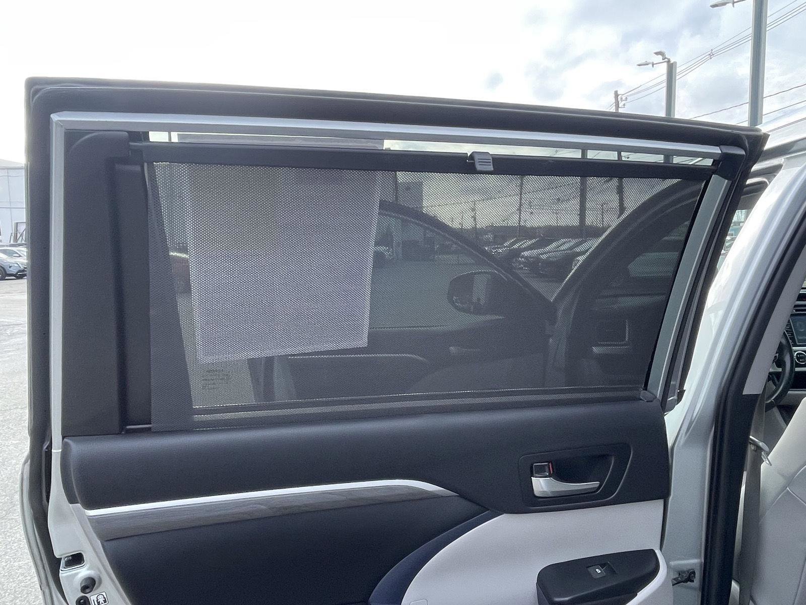 Used 2019 Toyota Highlander Limited image 15