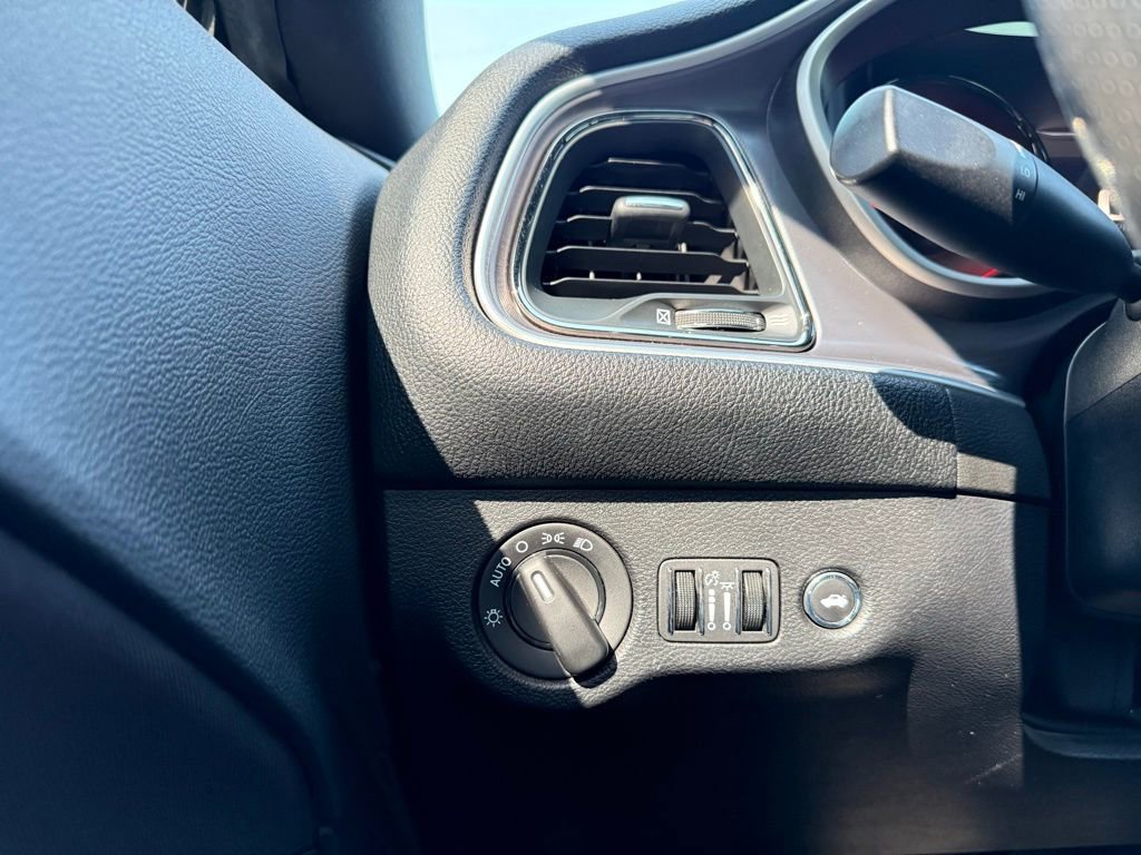 Used 2019 Dodge Challenger SRT Hellcat Redeye image 12