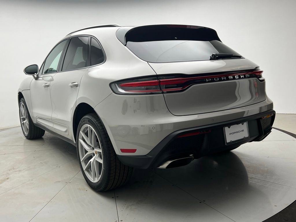 Used 2026 Porsche Macan AWD/4WD image 3