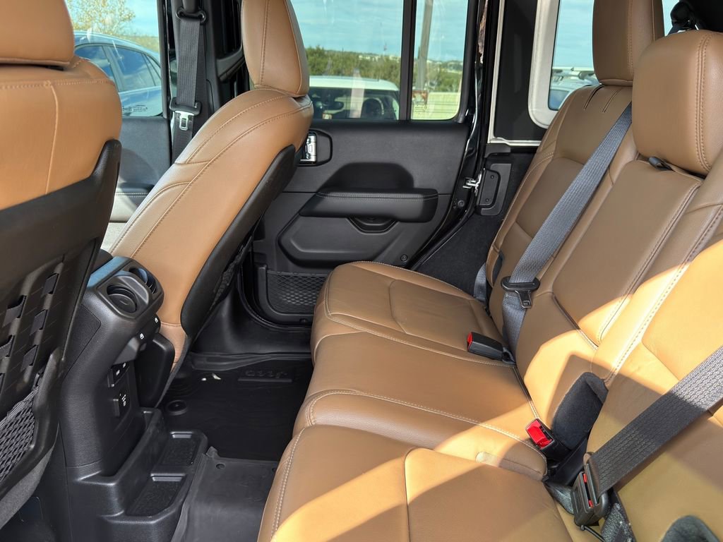 Used 2023 Jeep Wrangler Unlimited Rubicon w/ LED Lighting Group image 27