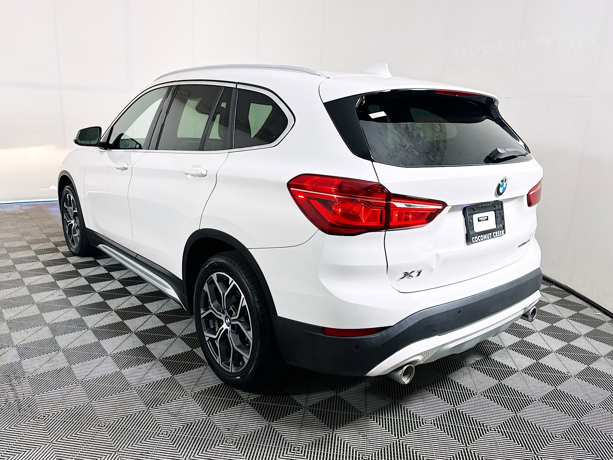 Used 2021 BMW X1 sDrive28i w/ Convenience Package FWD image 5