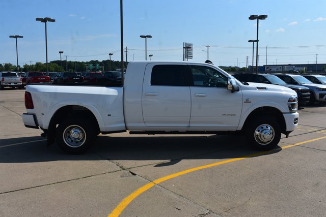 New 2026 RAM 3500 Longhorn AWD/4WD image 4